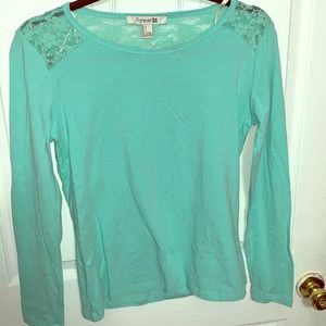 NWT cotton mint top with lace detail